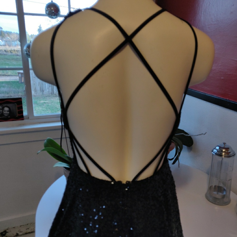 Black sparkle formal knee length dress - Picture 5 of 6